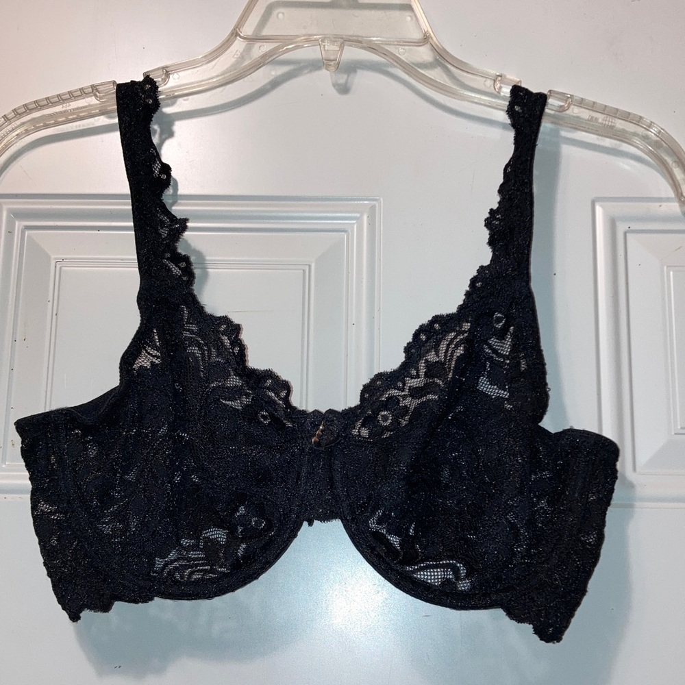 Elegant Black Lace Bra 36C
